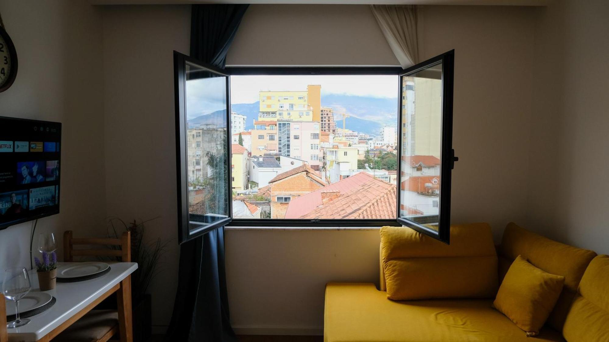 2E Center Apartment Tirana Exterior photo